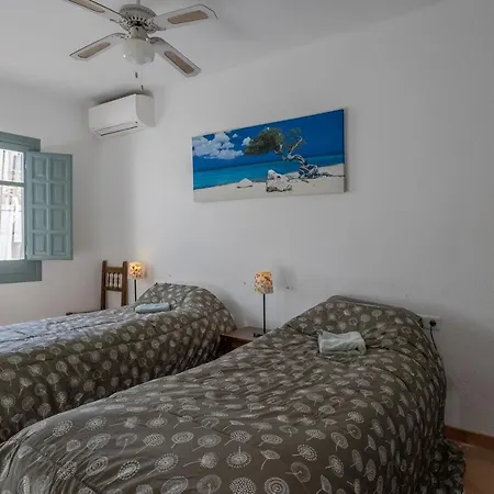 Plaza Cadiz 4 Overlooking Playazo Vila Nerja