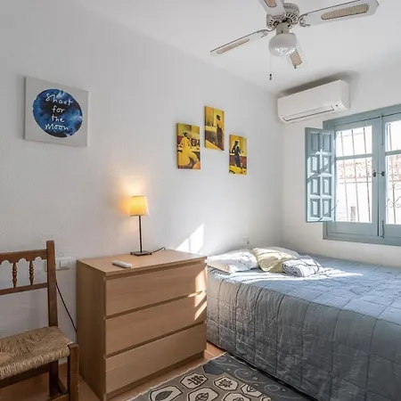 Plaza Cadiz 4 Overlooking Playazo Nerja