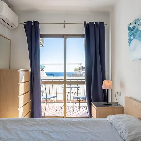 Villa Plaza Cadiz 4 Overlooking Playazo *