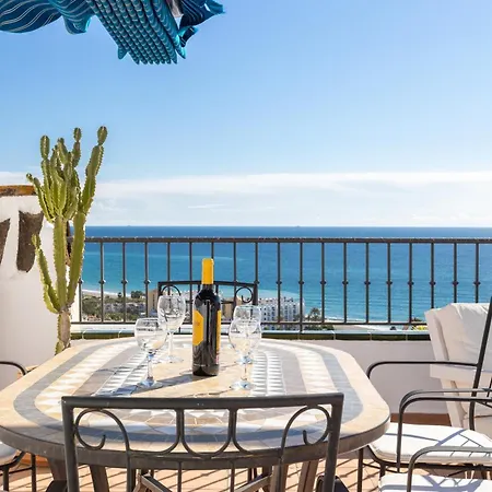 Plaza Cadiz 4 Overlooking Playazo Nerja