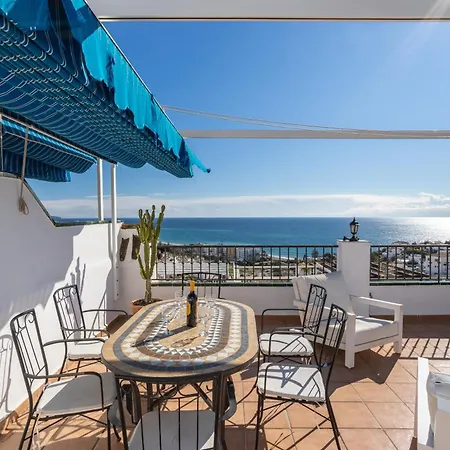Plaza Cadiz 4 Overlooking Playazo Nerja