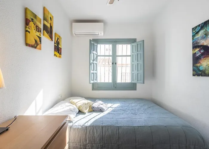 Villa Plaza Cadiz 4 Overlooking Playazo *