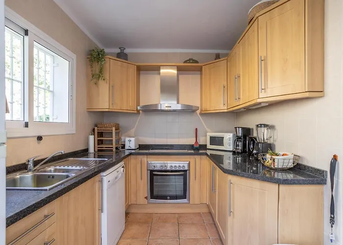 Plaza Cadiz 4 Overlooking Playazo