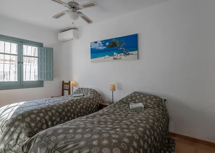 Plaza Cadiz 4 Overlooking Playazo Villa Nerja