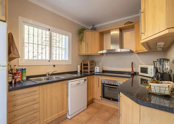 Villa Plaza Cadiz 4 Overlooking Playazo *