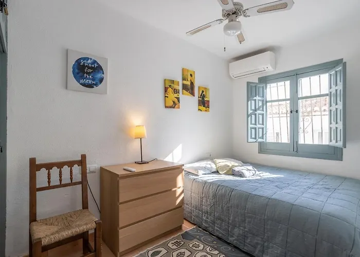 Plaza Cadiz 4 Overlooking Playazo Nerja