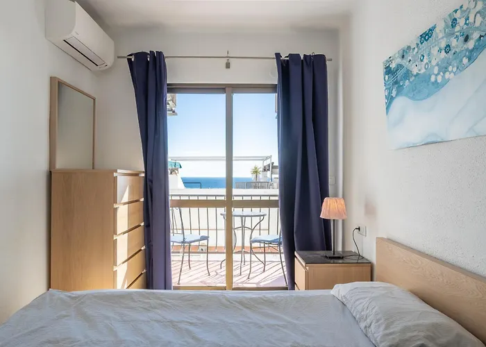 Villa Plaza Cadiz 4 Overlooking Playazo *